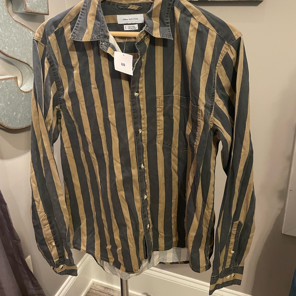Urban Outfitters Men Vertical Striped Button Up